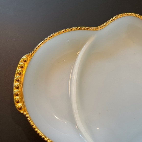 Vintage Fire King Anchor Hocking Ware Divided Dish with Gold Trim - Picture 2 of 8